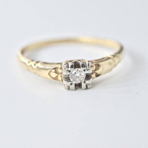 Vintage 14k Gold and Diamond Engagement Ring - Picture 5 of 10
